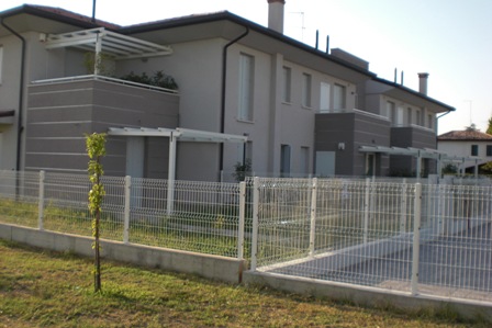 Condominio Canizzano dopo il Cappotto con inserti in acciaio